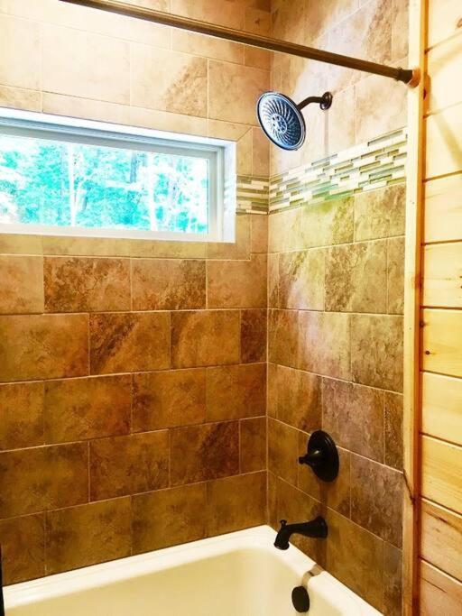 Art'S Bungalow-Wooded Seclusion 1 Mi To Deep Creek And Bryson City Exterior photo