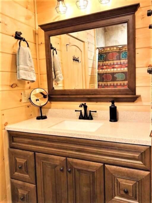 Art'S Bungalow-Wooded Seclusion 1 Mi To Deep Creek And Bryson City Exterior photo